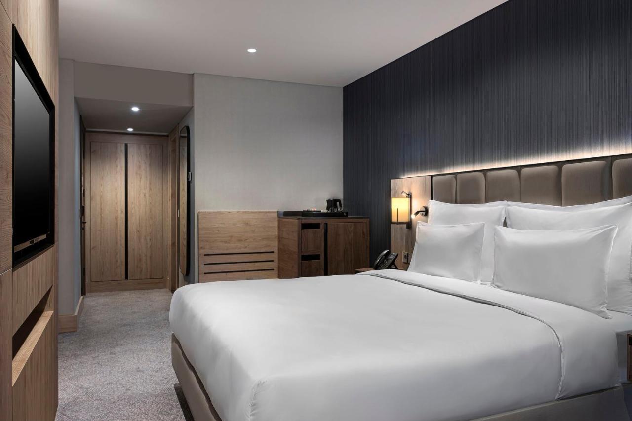 Готель Crowne Plaza Istanbul - Ortakoy Bosphorus By Ihg Екстер'єр фото